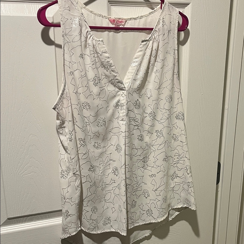 Candie's White Floral V-Neck Blouse